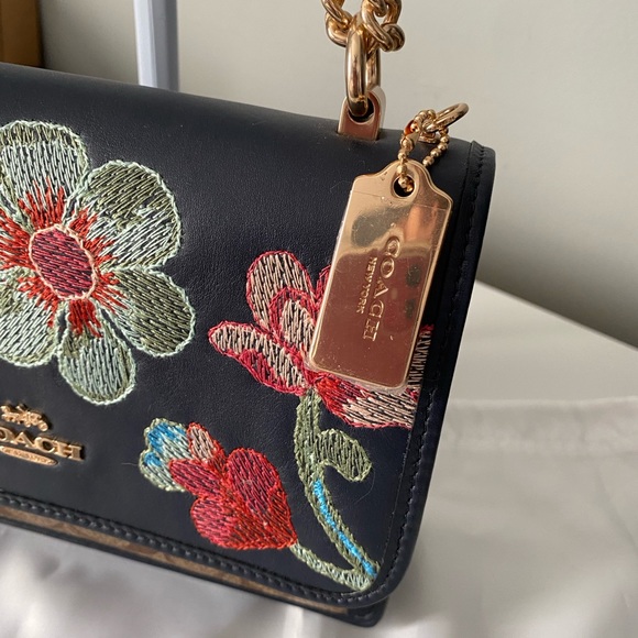 Coach Klare Crossbody In Signature Canvas With Floral Embroidery - Picture 5 of 9